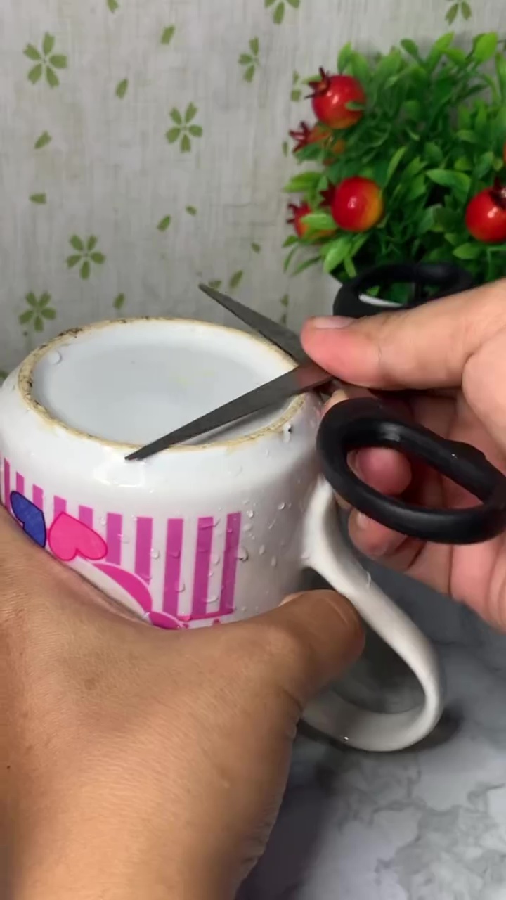 Bukan direndam garam, ini trik menajamkan gunting tumpul, efektif dan praktis tanpa batu asahan