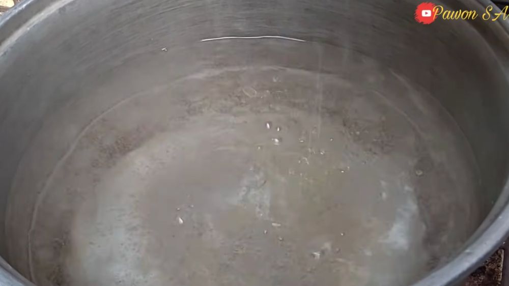 Pusing telur rebus kuningnya turun semua? Ini cara merebus agar kuningnya di tengah dan mudah dikupas