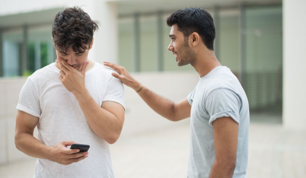 100 Kata-kata galau sahabat berubah tanpa alasan 2025, biar kamu bisa santai dan fokus ke diri sendiri