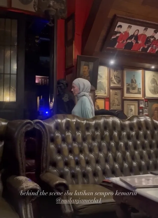 Sering dikira lulusan SMA, ini 7 momen Mulan Jameela seminar thesis, dapat kejutan dari Ahmad Dhani