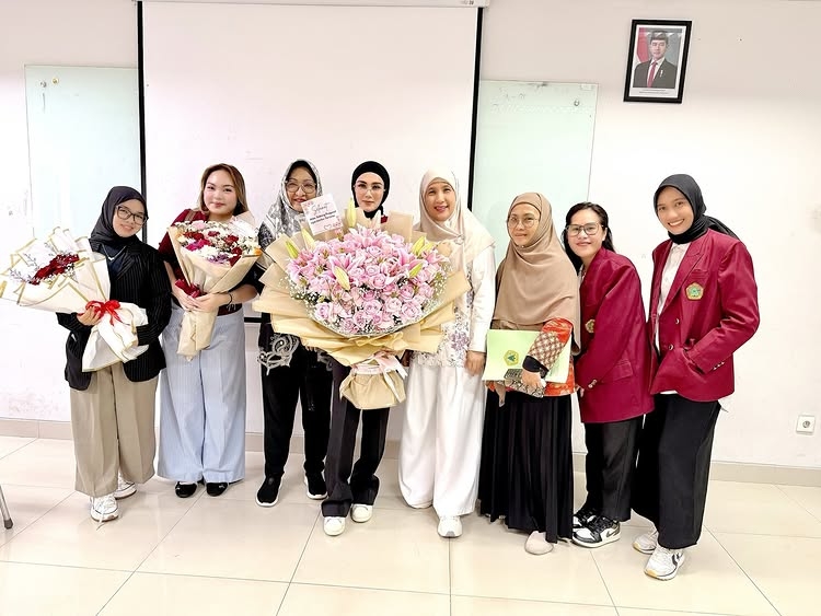 Sering dikira lulusan SMA, ini 7 momen Mulan Jameela seminar thesis, dapat kejutan dari Ahmad Dhani