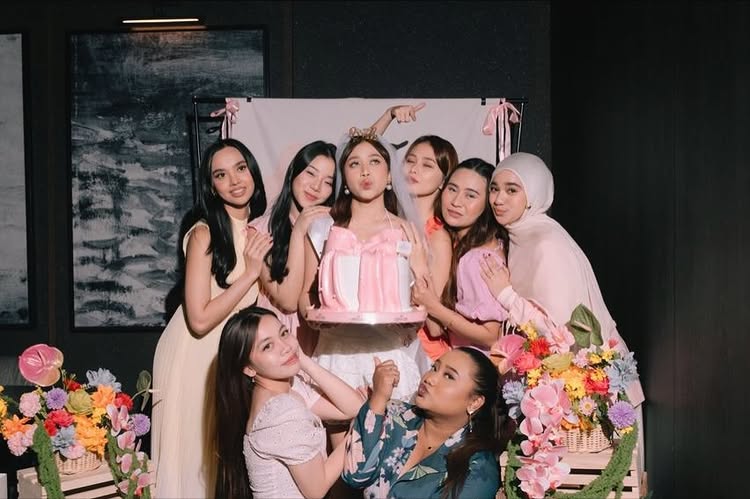 Segera menikah dengan Jonathan Alden, ini 9 potret bridal shower Brisia Jodie