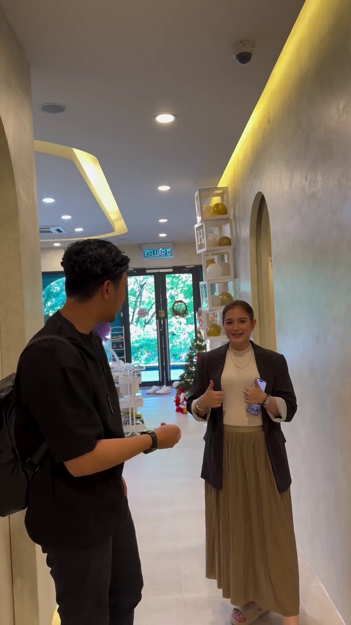 Tetap jaga komunikasi meski sudah cerai, ini momen Aditya Zoni bertemu dengan Yasmine Ow