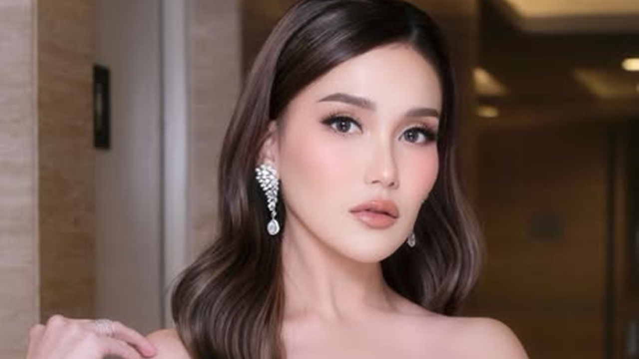 Alis tipisnya curi atensi, intip 11 potret lawas Ayu Ting Ting dari hamil sampai lahiran