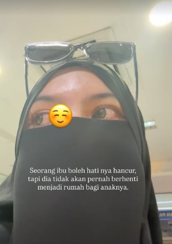 9 Potret Wardatina Mawa, istri sah yang laporkan perselingkuhan suaminya dengan Inara Rusli