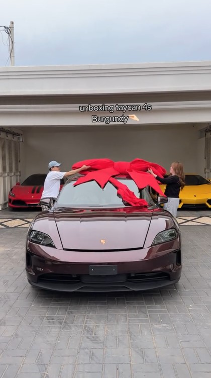 Eks penjaga counter HP ini kini gacor jadi juragan skincare, pamer  beli mobil Rp5 M, ini 9 potretnya