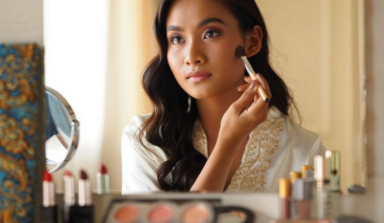 Rekomendasi produk makeup andalan MUA, harga terjangkau dan hasilnya flawless sepanjang hari