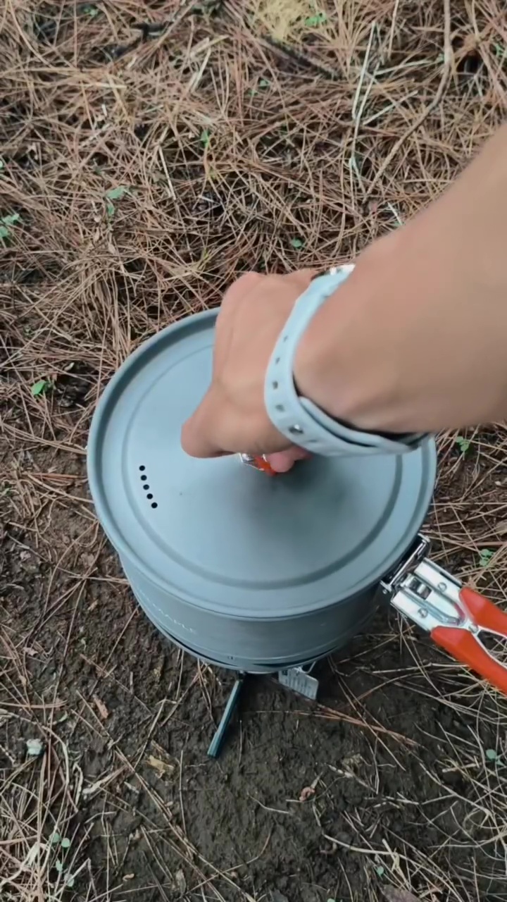 Pria ini bagikan trik mengukus makanan tanpa air, bisa matang sempurna dengan 1 bahan sederhana