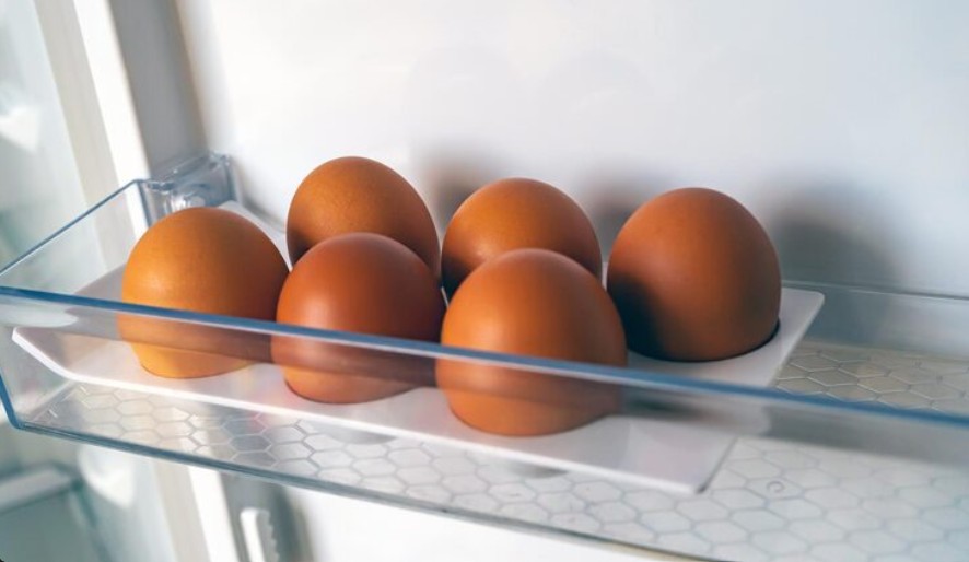 Niat nyetok, wanita ini malah dapati telur berjamur meski ditaruh kulkas, simak cara tepat simpannya