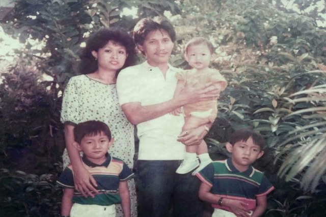 Jadi kenangan indah saat kecil, begini potret lawas 13 penyanyi saat bersama keluarga