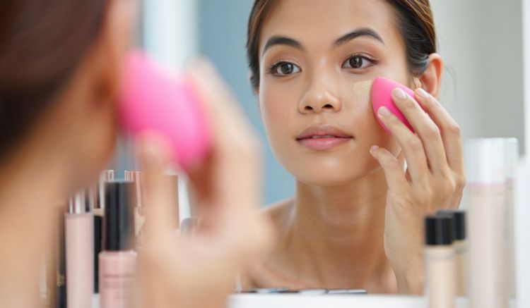 5 Rekomendasi foundation + moisturizer 2-in-1 terbaik, ringan, glowing, dan tahan lama