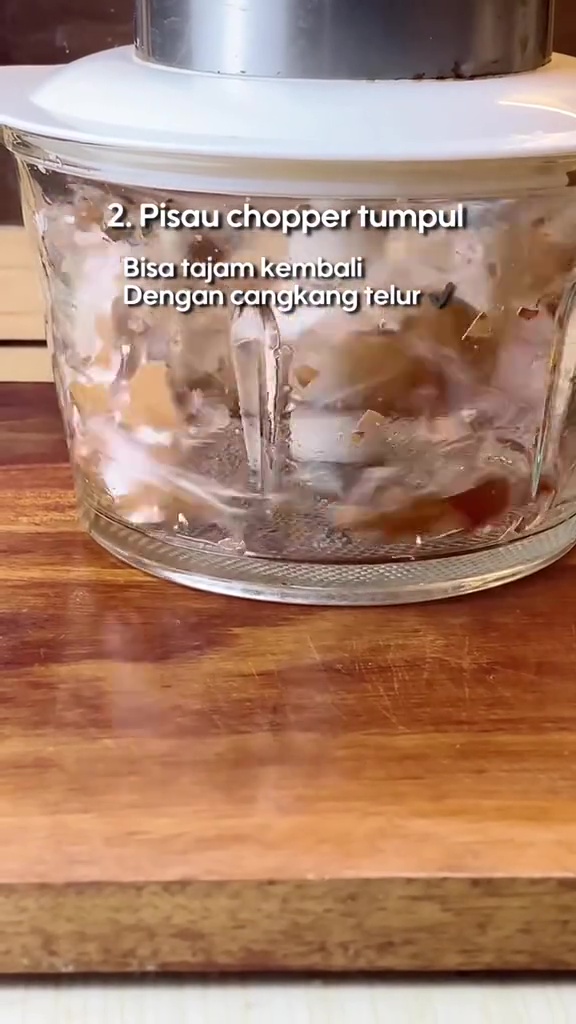 Pisau blender mulai tumpul karena sering dipakai? Coba tajamkan pakai 1 ampas dapur ini