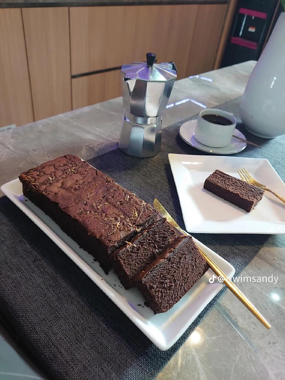 9 Resep brownies panggang lembut dan fudgy, cocok untuk jualan maupun camilan keluarga