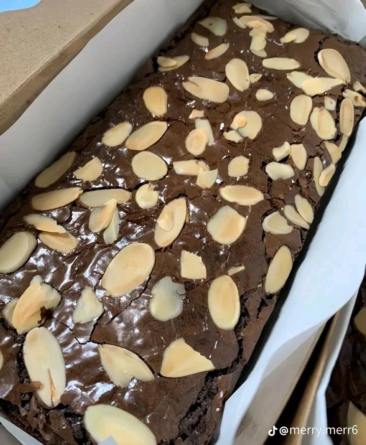 9 Resep brownies panggang lembut dan fudgy, cocok untuk jualan maupun camilan keluarga