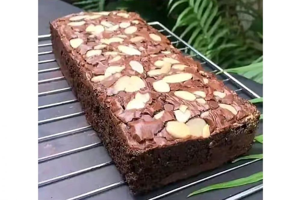 9 Resep brownies panggang lembut dan fudgy, cocok untuk jualan maupun camilan keluarga