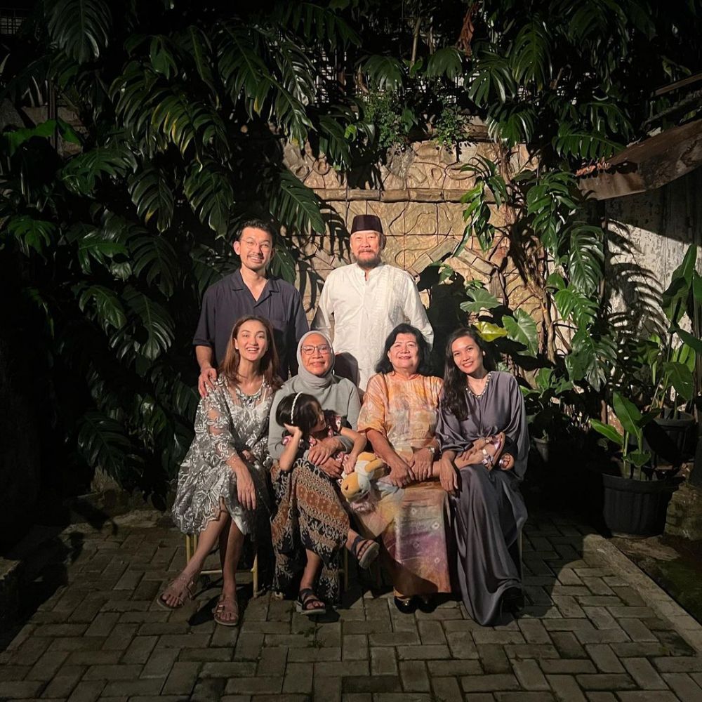 11 Transformasi bintang lenong era 80-an yang kini jadi mertua aktor top, auranya tetap berkelas