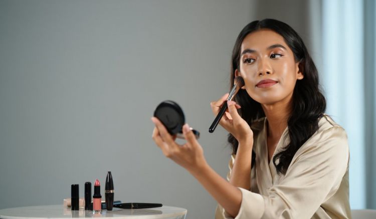 5 Rekomendasi makeup multifungsi, simple, hemat waktu, tetap glowing