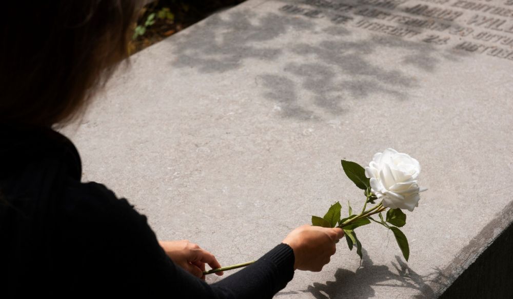 100 Kata-kata galau kehilangan orang tercinta penuh duka, biar pelan-pelan belajar ikhlas