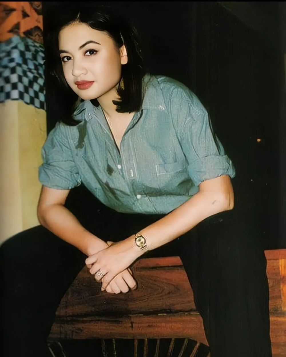 11 Potret lawas Sarah Si Doel Anak Sekolahan, cantiknya bikin jatuh hati