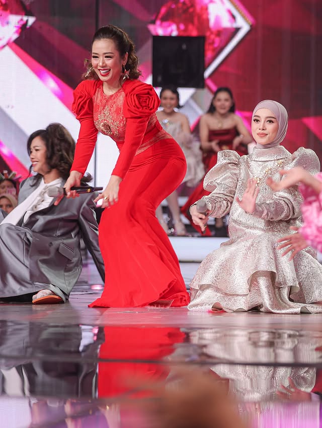 Hamil anak ke-3 selang 4 bulan melahirkan, ini 9 potret Lesty Kejora dengan baby bump sudah terlihat