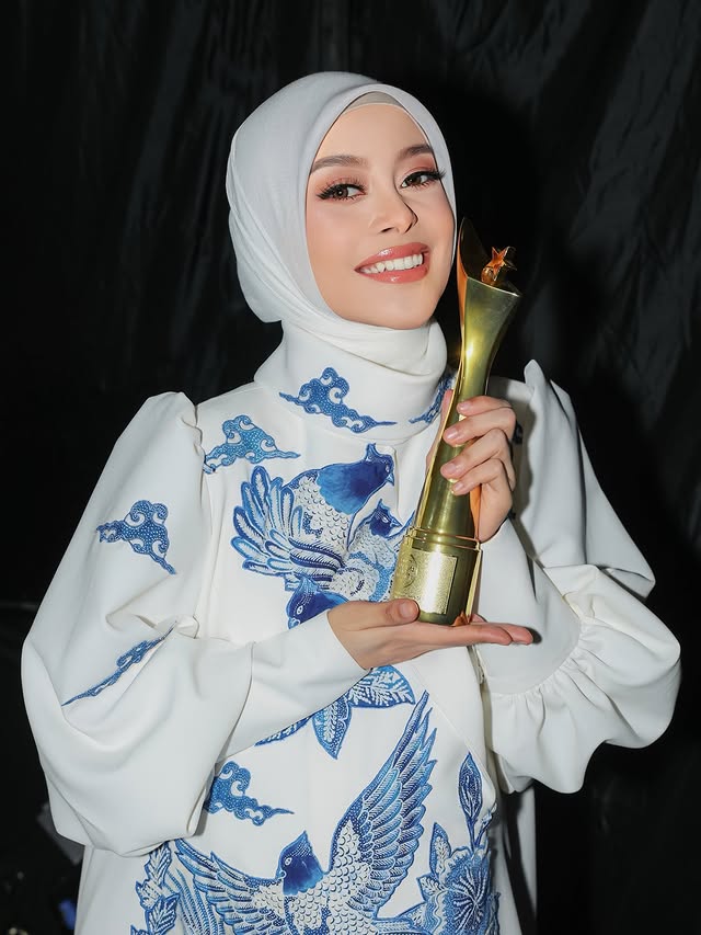 Hamil anak ke-3 selang 4 bulan melahirkan, ini 9 potret Lesty Kejora dengan baby bump sudah terlihat