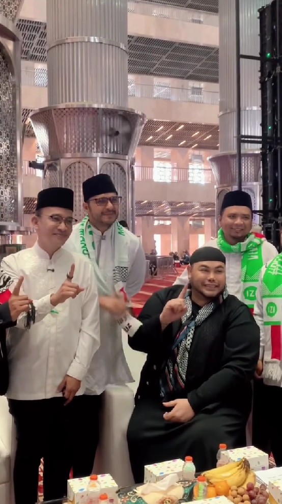 Perdana hadir di Istiqlal, 9 potret Ruben Onsu jadi pembicara tabligh akbar, bagikan kisah spiritual