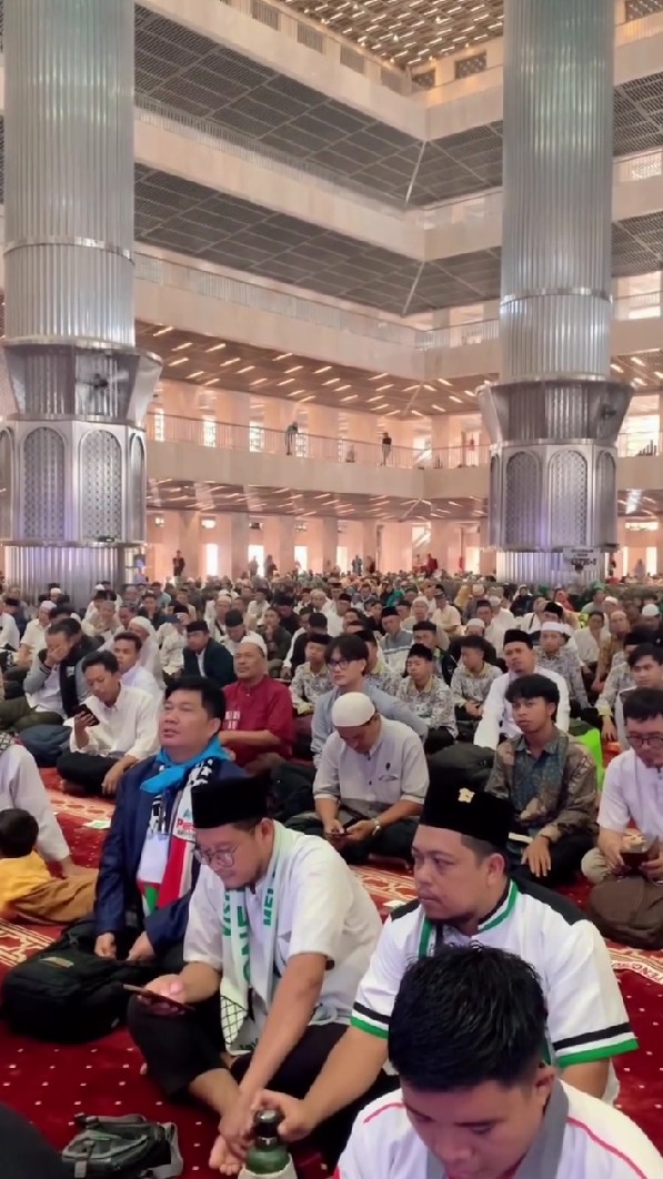 Perdana hadir di Istiqlal, 9 potret Ruben Onsu jadi pembicara tabligh akbar, bagikan kisah spiritual