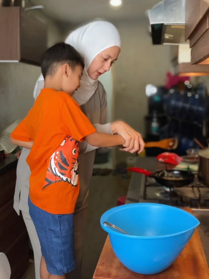 9 Potret Paula Verhoeven temani Kiano di acara Market Day, kebersamaannya dengan Baim Wong bikin adem