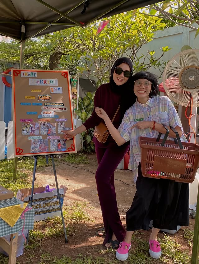 9 Potret Paula Verhoeven temani Kiano di acara Market Day, kebersamaannya dengan Baim Wong bikin adem