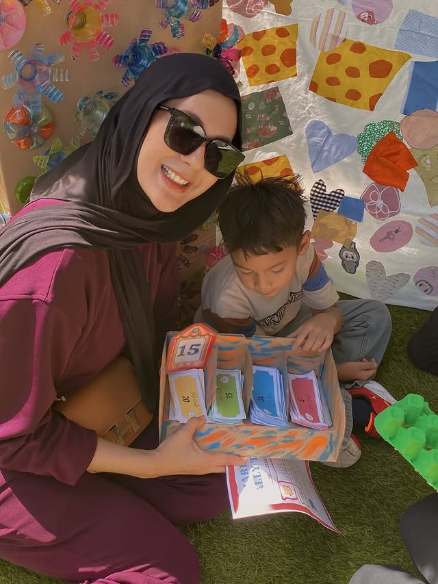 9 Potret Paula Verhoeven temani Kiano di acara Market Day, kebersamaannya dengan Baim Wong bikin adem