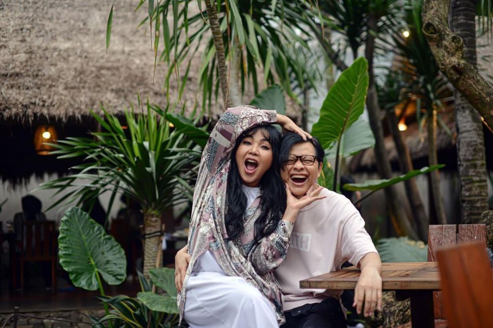 32 Tahun bersama, 11 potret Armand Maulana dan Dewi Gita yang tetap mesra serta awet muda