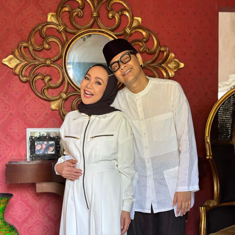 32 Tahun bersama, 11 potret Armand Maulana dan Dewi Gita yang tetap mesra serta awet muda