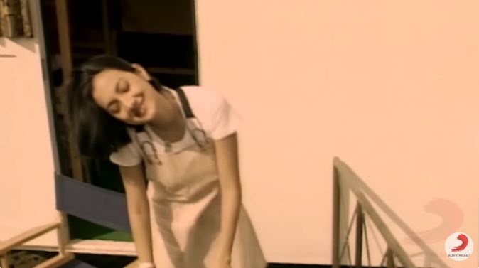 Tak banyak yang tahu, Cut Mini ternyata model video klip ‘Bidadari’ tahun 90-an, ini 9 potretnya