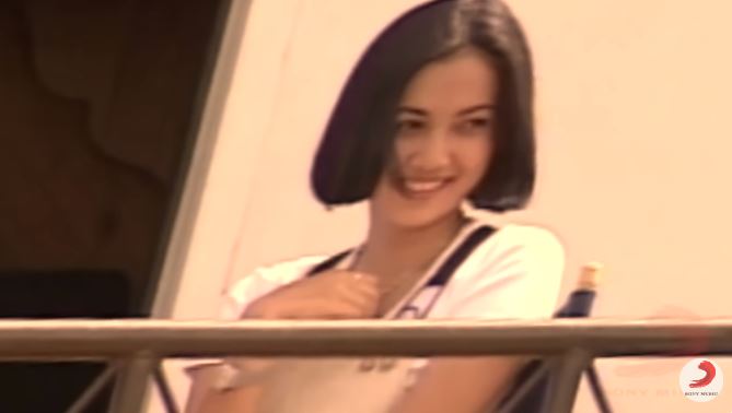 Tak banyak yang tahu, Cut Mini ternyata model video klip ‘Bidadari’ tahun 90-an, ini 9 potretnya