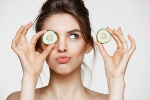 Kulit wajah lagi sensitif? Coba 9 bahan alami ini, dijamin adem dan nggak perih