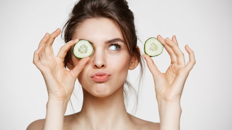 Kulit wajah lagi sensitif? Coba 9 bahan alami ini, dijamin adem dan nggak perih