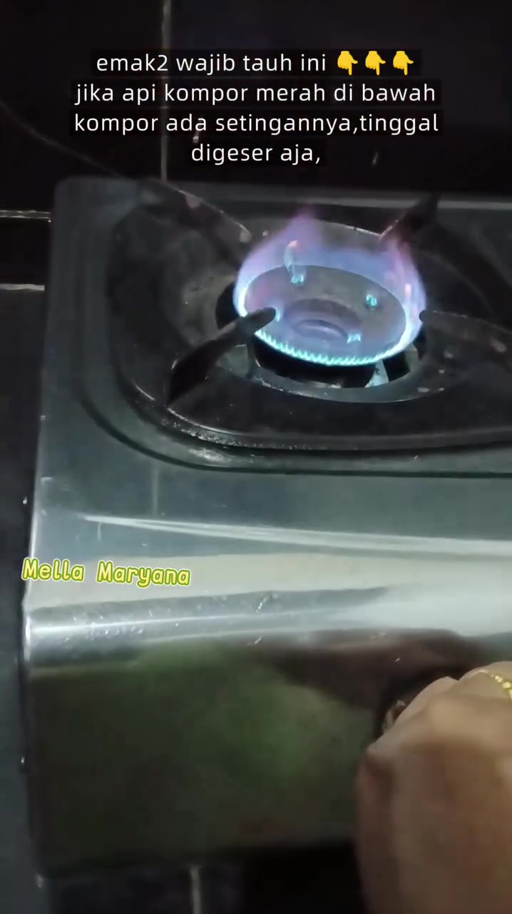 Api kompor berwarna merah bisa bikin perabot jadi gosong! Segera perbaiki dengan 1 langkah praktis ini