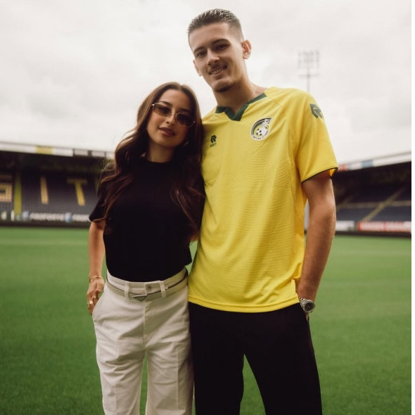 Jennifer Coppen tinggal di Belanda sementara waktu, 7 potret apartemennya ini bergaya minimalis