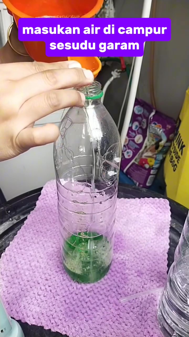 Jangan sekadar diberi air, ini cara hemat perbanyak sabun cuci piring biar perabot tetap bersih kesat