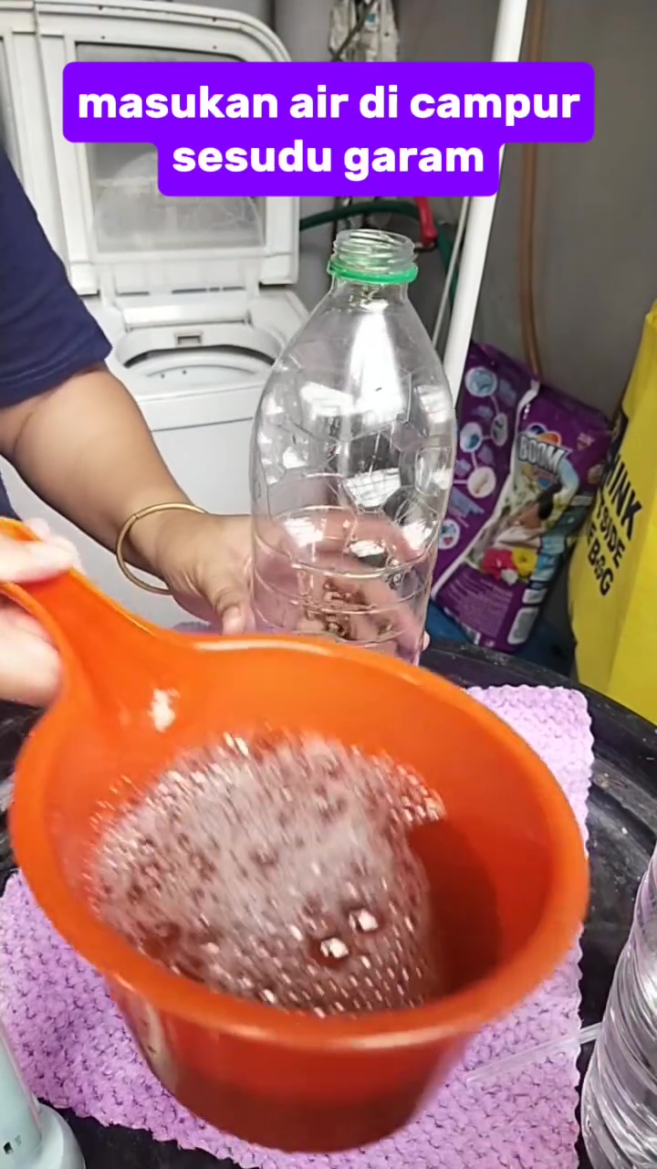 Jangan sekadar diberi air, ini cara hemat perbanyak sabun cuci piring biar perabot tetap bersih kesat