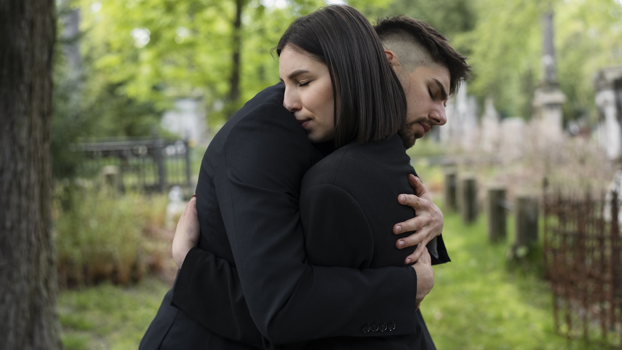 100 Kata-kata perpisahan sedih bikin nangis kejer, penuh makna