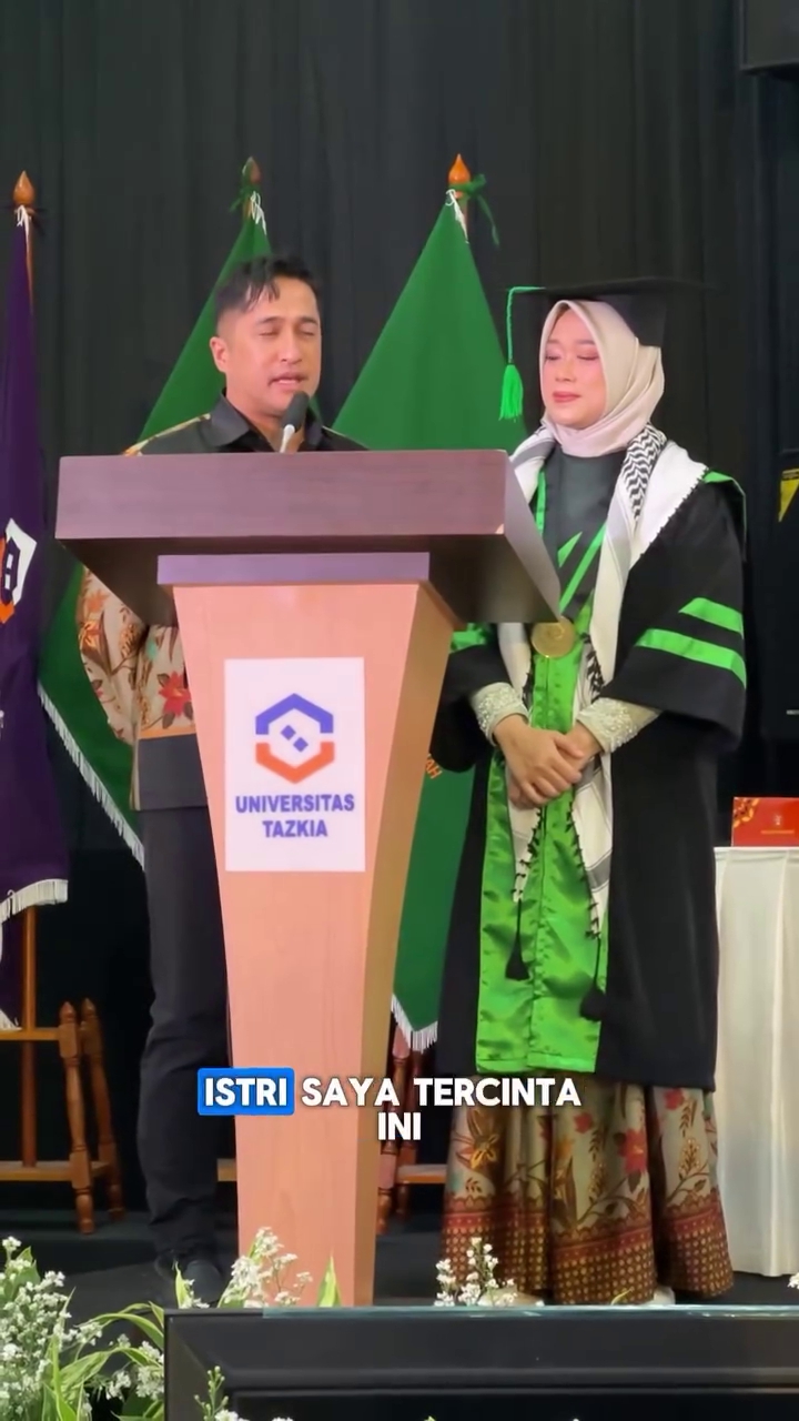 Diam-diam kuliah S-2 sambil urus anak, 9 potret Della Sabrina istri Irfan Hakim wisuda magister