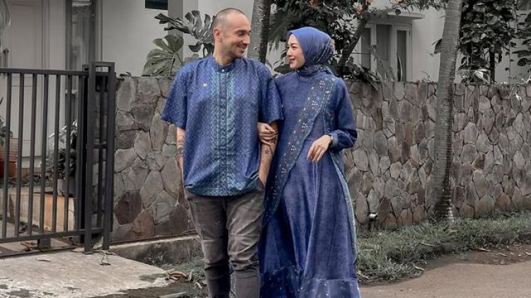 5 Potret kenangan mendiang Gary Iskak dengan Richa Iskak, romantis penuh kehangatan