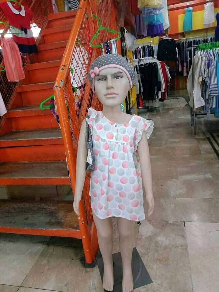 Bukan hantu tapi bikin deg-degan, ini 9 penampakan aneh di depan toko, ada yang mirip sosok misterius