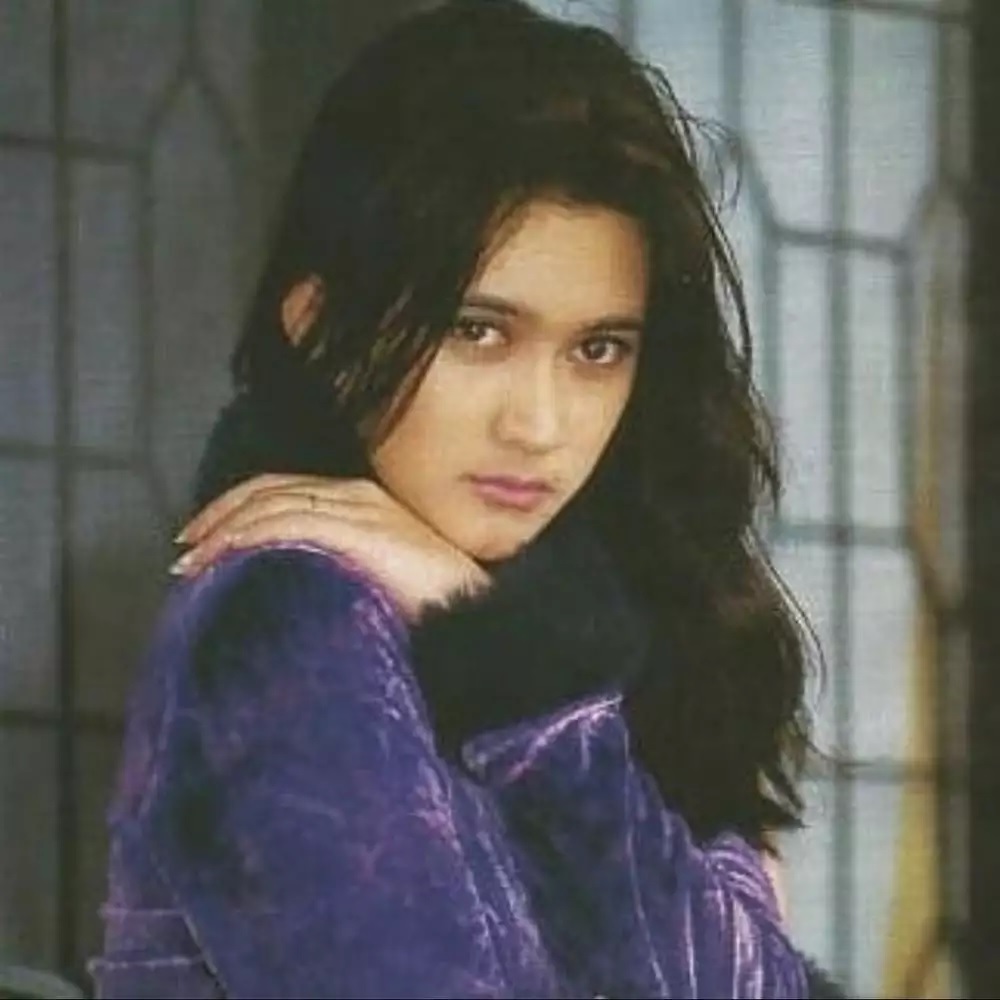 Dari Luna Maya sampai Tamara, begini potret 11 seleb blasteran di awal karier, bikin pangling berat