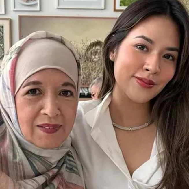 9 Potret kenangan manis Raisa dan Ibunda, bukti cinta ibu dan anak yang tak terlupakan
