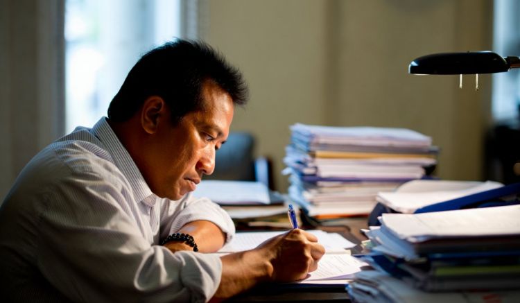 Kerja keras tapi tetap waras, ini 100 kata-kata lucu antistres