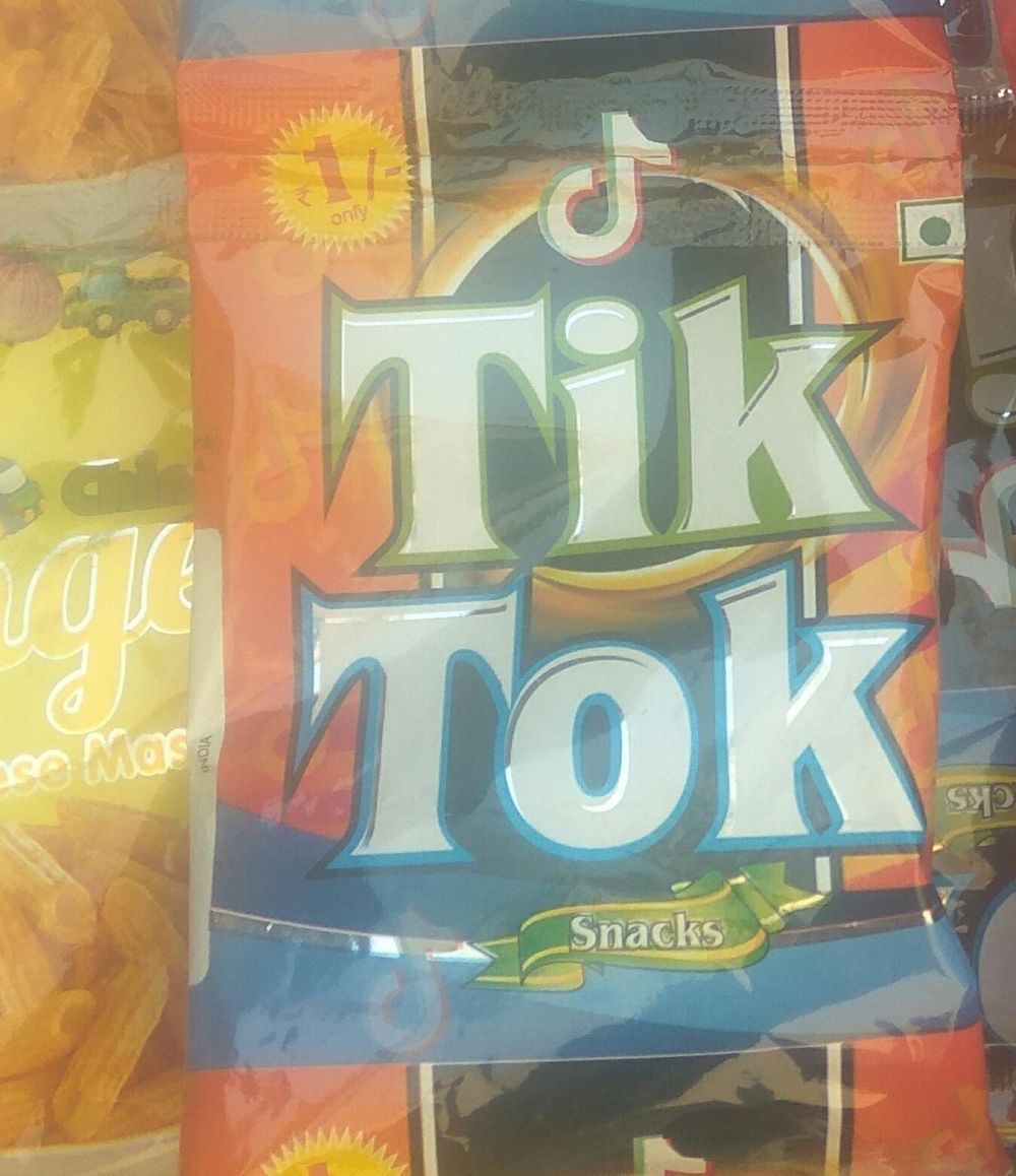 11 Nama unik jajanan yang bikin senyum sendiri, kreatif banget dan bikin nostalgia masa kecil