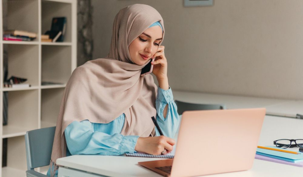 100 kata-kata motivasi kerja islami yang penuh keberkahan, bikin hati adem walau workload lagi banyak