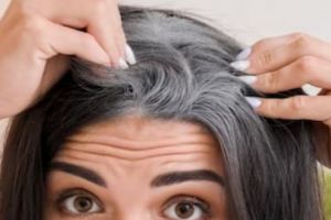 Kamu perlu tahu! Mencegah uban muncul bisa dengan 1 jenis minuman, bukan pakai bawang merah